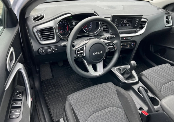 Kia Ceed cena 77900 przebieg: 17500, rok produkcji 2022 z Ćmielów małe 326